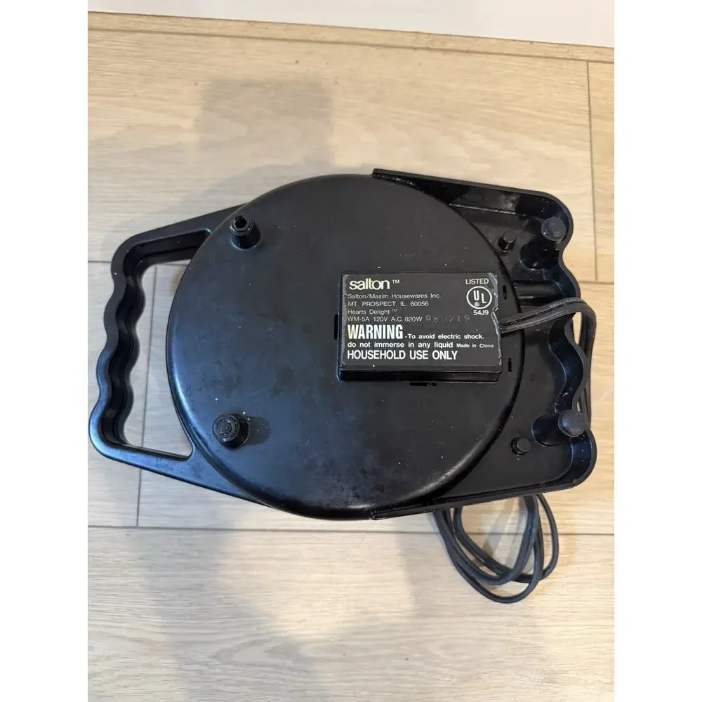 Salton Hearts Delight 5-HEARTS Waffle Maker Iron Model WM-5A TESTED WORKS